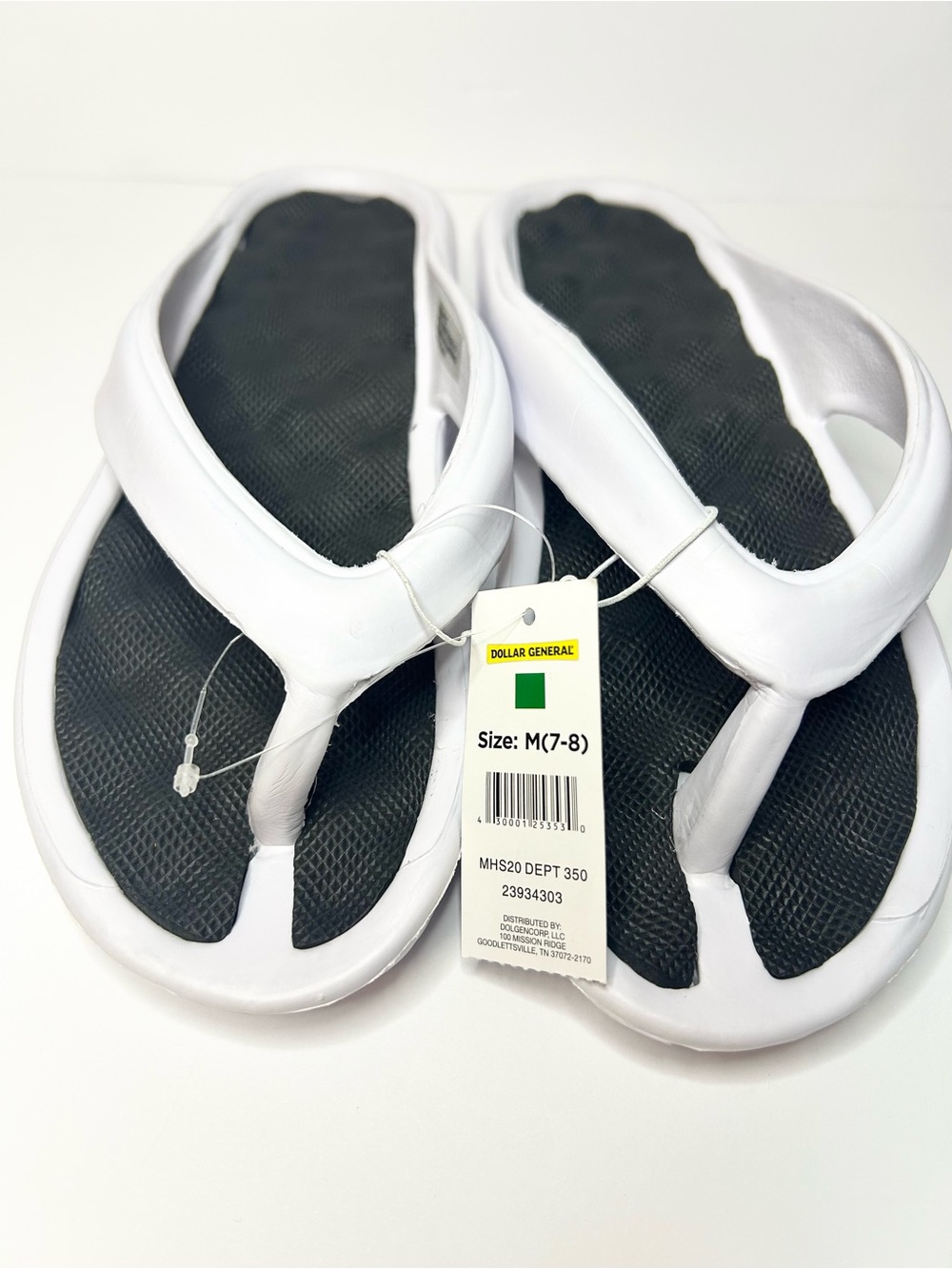 White and Black Women's Foam Flip Flop Sandals Size M (7-8) - Picture 2 of 4